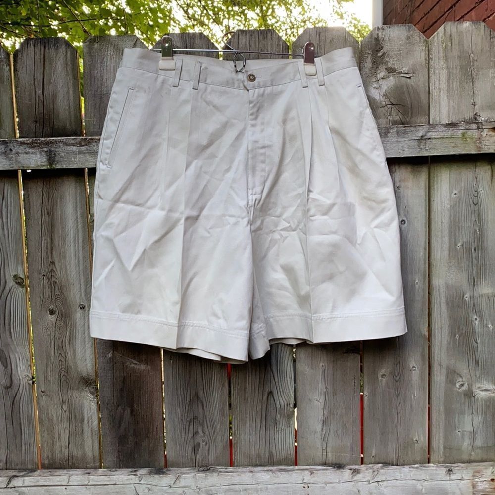 Hunt club khaki shorts sz. 22W